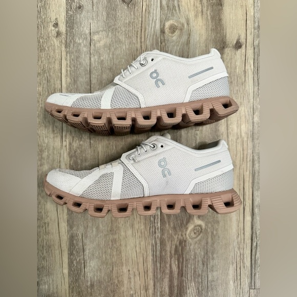 On Running cloud 5 women’s sand rose brown Running Shoes size 8 - Picture 5 of 7